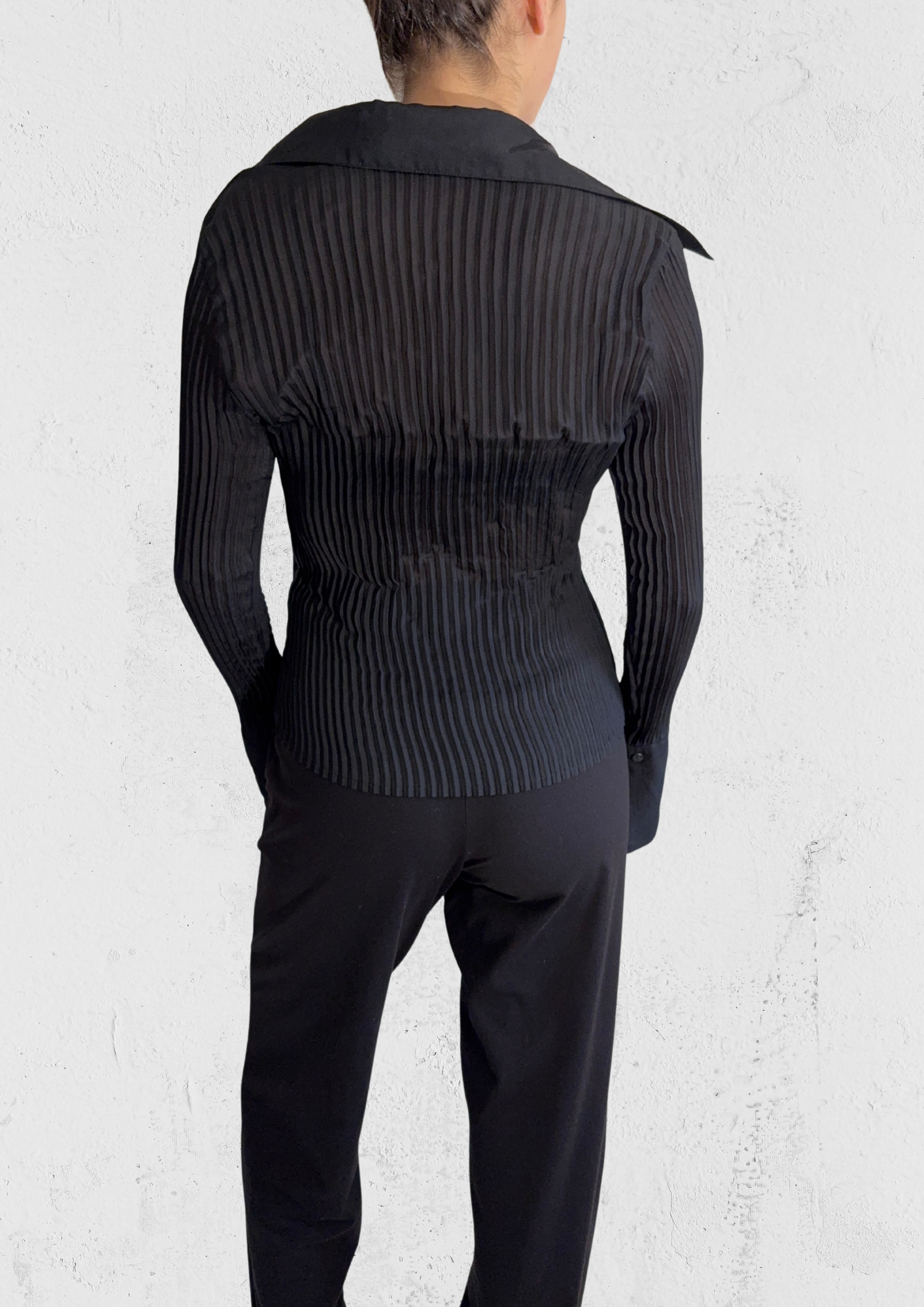 Rufflete skjorte - størrelse S/M